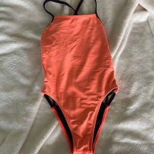 Jolyn Tully II onesie - size 28